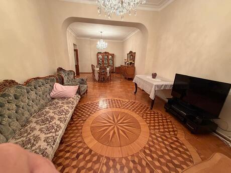 Продаётся 4-комнатная квартира в старом фонде, Nəriman Nərimanov, 200 м², 350 000 AZN, фото 3 / 12