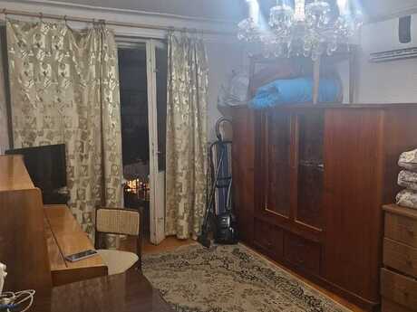 Elmlər Akademiyasında 2 otaqlı köhnə tikili mənzil satılır, 70 m², 184 000 AZN, şəkil 2 / 12