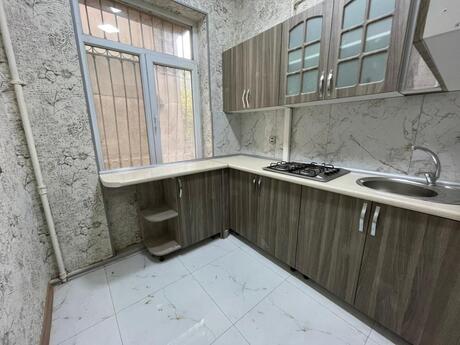 Продаётся 3-комнатная квартира в старом фонде, Gənclik, 75 м², 220 000 AZN, фото 5 / 12