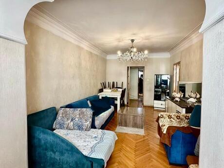 Qara Qarayevdə 3 otaqlı köhnə tikili mənzil satılır, 75 m², 180 000 AZN, şəkil 3 / 12