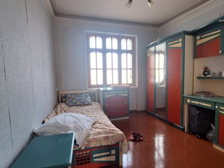 4-room old-build apartment for sale in Həzi Aslanov, 110 m², 192 500 AZN, photo 3 / 11