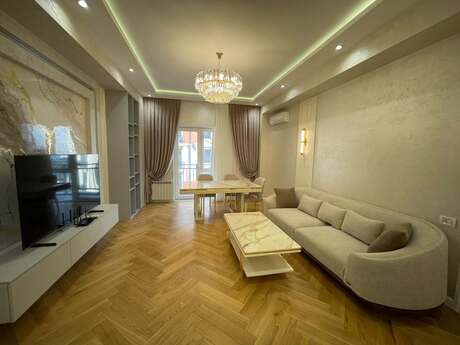 Ağ şəhərdə 3 otaqlı yeni tikili mənzil kirayə verilir, 135 m², 2 500 AZN/ay, şəkil 2 / 12