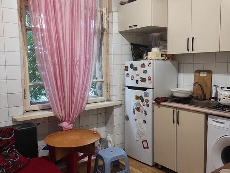 Продаётся 2-комнатная квартира в старом фонде, Nizami, 70 м², 200 000 AZN, фото 3 / 8