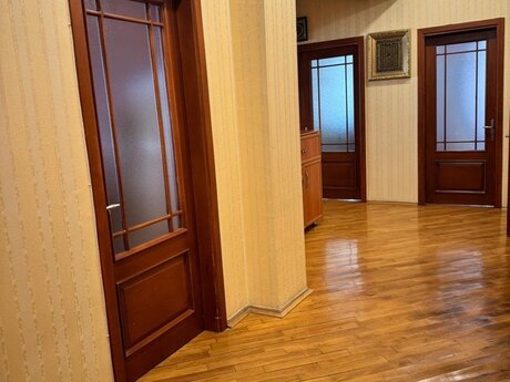 Продаётся 3-комнатная квартира в новостройке, Elmlər Akademiyası, 127 м², 420 000 AZN, фото 5 / 7