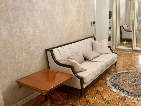 Сдаётся 3-комнатная квартира в старом фонде, Sahil, 180 м², 2 500 AZN/мес, фото 5 / 12