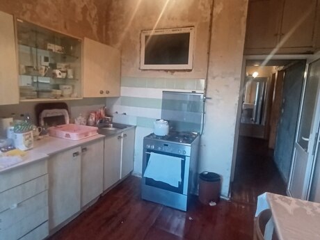 Продаётся 3-комнатная квартира в старом фонде, Azadlıq Prospekti, 80 м², 230 000 AZN, фото 4 / 10