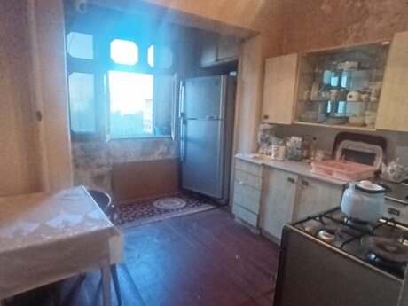 Продаётся 3-комнатная квартира в старом фонде, Azadlıq Prospekti, 80 м², 230 000 AZN, фото 3 / 10