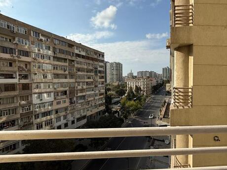 28 Mayda 3 otaqlı yeni tikili mənzil satılır, 130 m², 450 000 AZN, şəkil 2 / 12