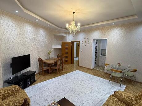 28 Mayda 3 otaqlı yeni tikili mənzil satılır, 130 m², 450 000 AZN, şəkil 5 / 12