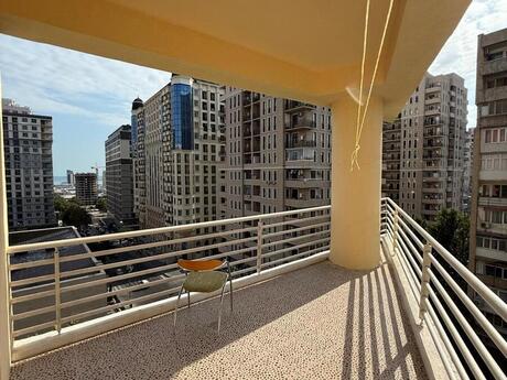 Elan №6533702 - Bakı, 28 May m., 3 otaqlı, 130 m², 7/20 mərtəbə