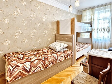 3-room old-build apartment for sale in Qara Qarayev, 78 m², 180 000 AZN, photo 5 / 12