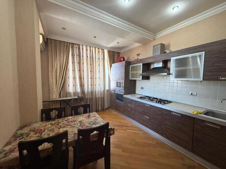 Сдаётся 3-комнатная квартира в новостройке, Nəriman Nərimanov, 153 м², 1 500 AZN/мес, фото 5 / 12