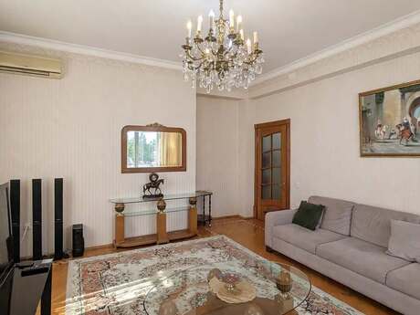 4-room new-build apartment for rent in 28 May, 200 m², 1 400 AZN/mo, photo 3 / 12