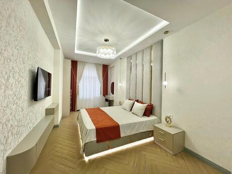 28 Mayda 4 otaqlı yeni tikili mənzil satılır, 186 m², 780 000 AZN, şəkil 4 / 12