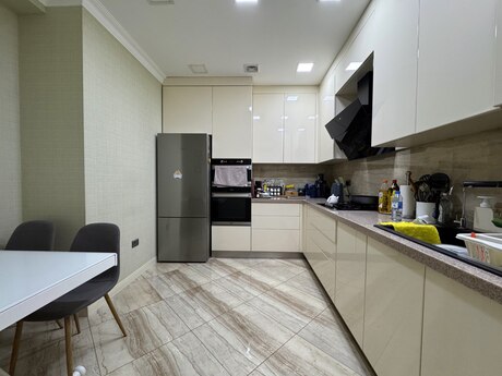 28 Mayda 3 otaqlı yeni tikili mənzil satılır, 116 m², 385 000 AZN, şəkil 5 / 10