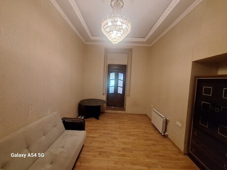 3-room old-build apartment for sale in Yasamal, 90 m², 190 000 AZN, photo 2 / 12