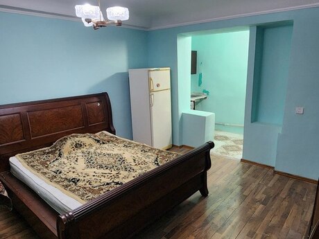 28 Mayda 1 otaqlı köhnə tikili mənzil kirayə verilir, 35 m², 450 AZN/ay, şəkil 2 / 9