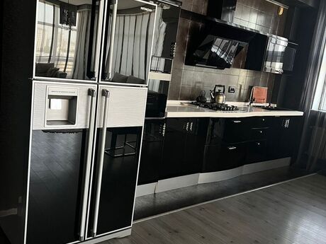 28 Mayda 3 otaqlı yeni tikili mənzil kirayə verilir, 135 m², 1 950 AZN/ay, şəkil 3 / 12