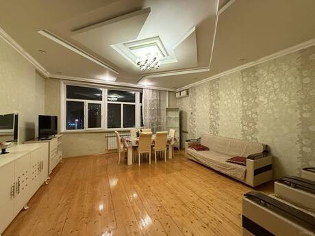 2 otaq · 95 m² · 12/17 mərtəbə, Şah İsmayıl Xətai