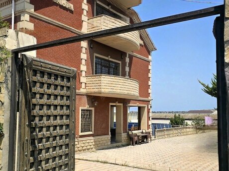 7 otaq · 200 m², Saray