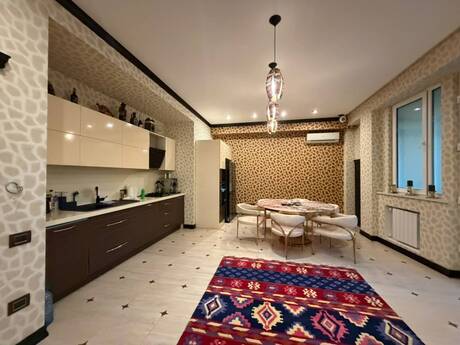 4 otaqlı mənzil, 219 m², Şah İsmayıl Xətai, 650 000 AZN