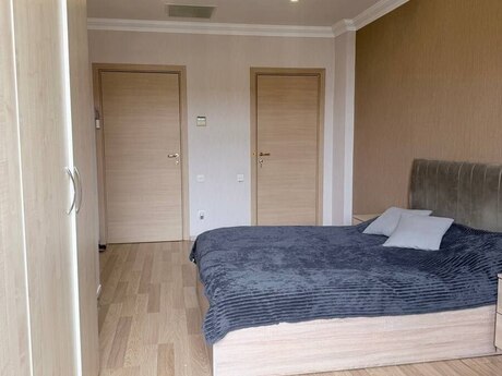 3 rooms · 135 m² · floor 6/10, Koroğlu