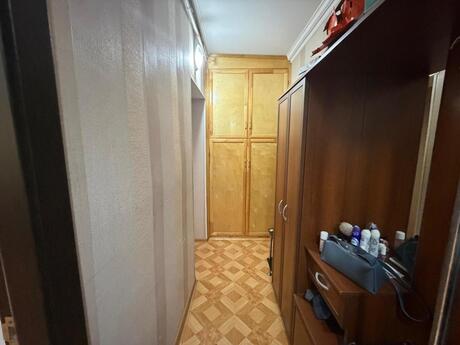 Sahildə 3 otaqlı köhnə tikili mənzil satılır, 80 m², 145 000 AZN, şəkil 2 / 12