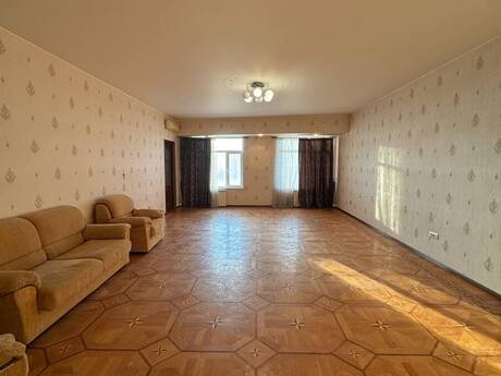 Elan №6533965 - Bakı, Elmlər Akademiyası m., 3 otaqlı, 150 m², 12/15 mərtəbə