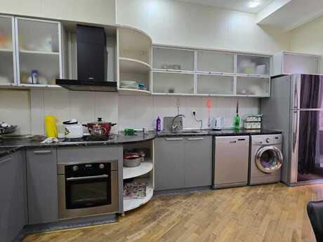Продаётся 3-комнатная квартира в новостройке, Nərimanov, 147 м², 420 000 AZN, фото 2 / 12