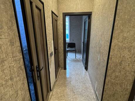 Bakıxanovda 2 otaqlı köhnə tikili mənzil kirayə verilir, 100 m², 550 AZN/ay, şəkil 4 / 12