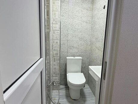28 Mayda 1 otaqlı köhnə tikili mənzil kirayə verilir, 25 m², 700 AZN/ay, şəkil 3 / 7