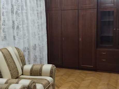 Сдаётся 1-комнатная квартира в старом фонде, İçəri Şəhər, 34 м², 500 AZN/мес, фото 2 / 9