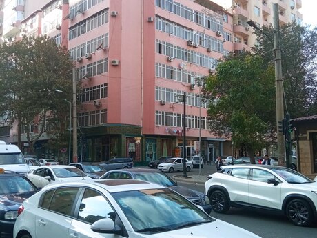 5 otaq · 150 m² · 3/7 mərtəbə, 8 Noyabr
