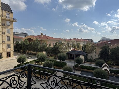 3 rooms · 135 m² · floor 3/7, Ağ şəhər