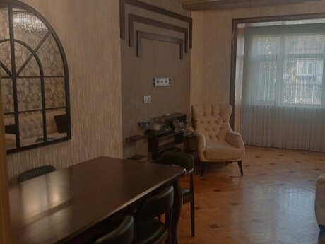 Сдаётся 2-комнатная квартира в старом фонде, Neftçilər, 70 м², 350 AZN/мес, фото 4 / 7