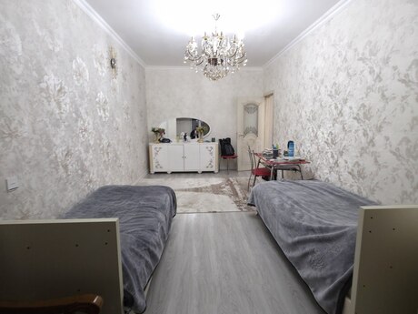 Bakıxanovda 4 otaqlı köhnə tikili mənzil satılır, 100 m², 260 000 AZN, şəkil 2 / 12