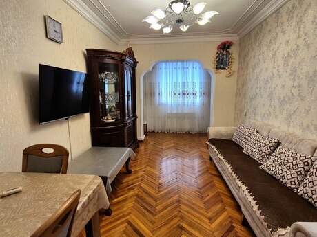 Əhmədlidə 3 otaqlı köhnə tikili mənzil kirayə verilir, 85 m², 750 AZN/ay, şəkil 5 / 12