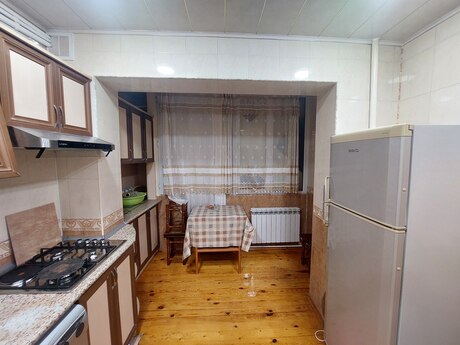 7-ci mikrorayonda 3 otaqlı köhnə tikili mənzil kirayə verilir, 85 m², 700 AZN/ay, şəkil 2 / 12