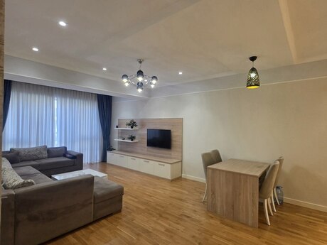 Ağ şəhərdə 2 otaqlı yeni tikili mənzil satılır, 70 m², 288 000 AZN, şəkil 2 / 12