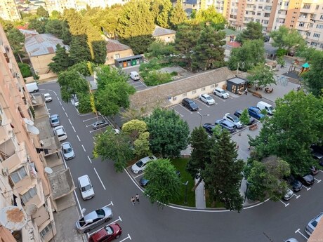 Qaraçuxurda 1 otaqlı köhnə tikili mənzil satılır, 47 m², 92 000 AZN, şəkil 2 / 4