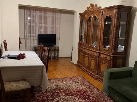 2-room old-build apartment for sale in 8-ci mikrorayon, 75 m², 185 000 AZN, photo 2 / 12