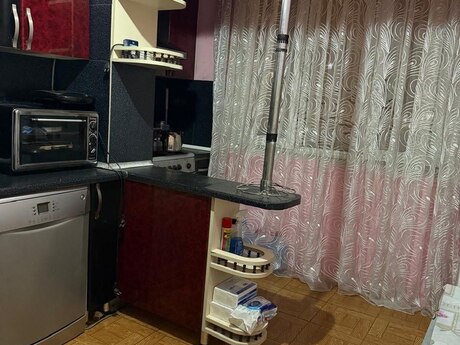 2-room old-build apartment for sale in 8-ci mikrorayon, 75 m², 185 000 AZN, photo 4 / 12
