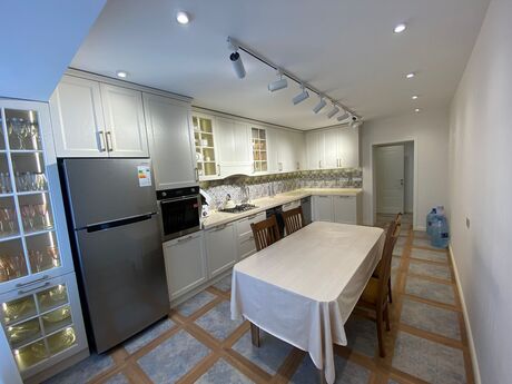 Mərdəkanda 3 otaqlı köhnə tikili mənzil satılır, 93 m², 187 000 AZN, şəkil 3 / 10