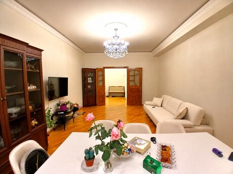 Elan №6533753 - Bakı, 8-ci kilometr q., 3 otaqlı, 114 m², 10/12 mərtəbə