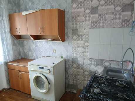 Neftçilərdə 3 otaqlı köhnə tikili mənzil kirayə verilir, 86 m², 600 AZN/ay, şəkil 3 / 12