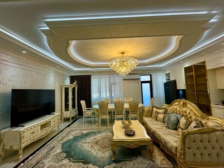 3 rooms · 165 m²