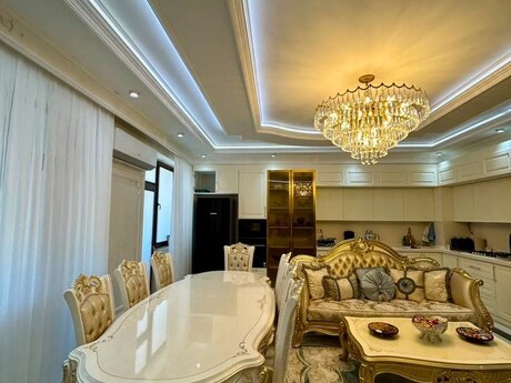 28 Mayda 3 otaqlı yeni tikili mənzil satılır, 165 m², 590 000 AZN, şəkil 4 / 12