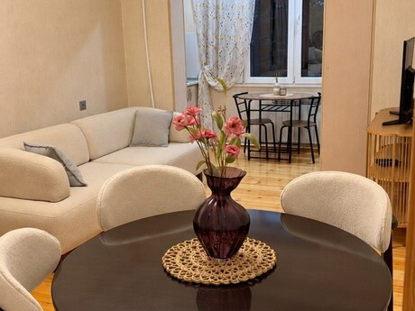 Сдаётся 2-комнатная квартира в старом фонде, Azadlıq Prospekti, 55 м², 750 AZN/мес, фото 4 / 12