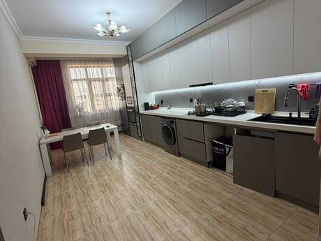 Elan №6534693 - Bakı, Bayıl q., 4 otaqlı, 150 m², 3/17 mərtəbə