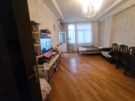 2 rooms · 80 m²